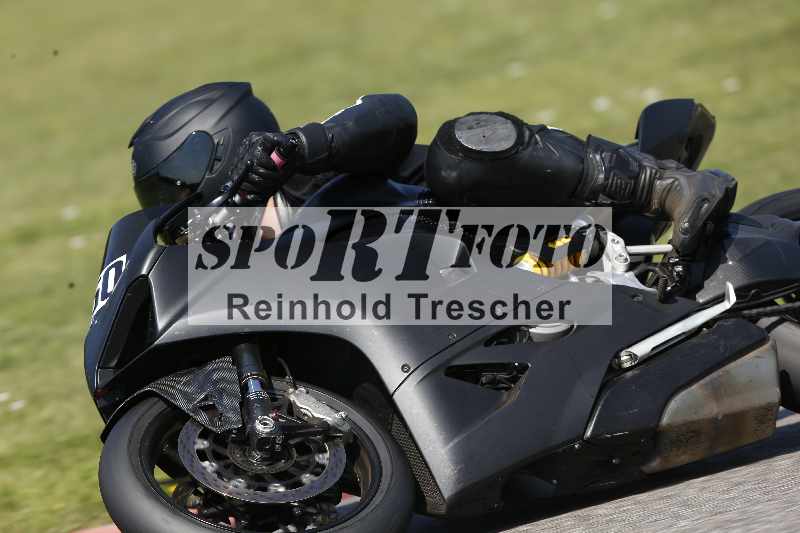 /44 09.08.2025 Plüss Moto Sport ADR/Freies Fahren/550